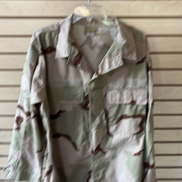 Military Camo Top Size Large - Picture 1 of 9